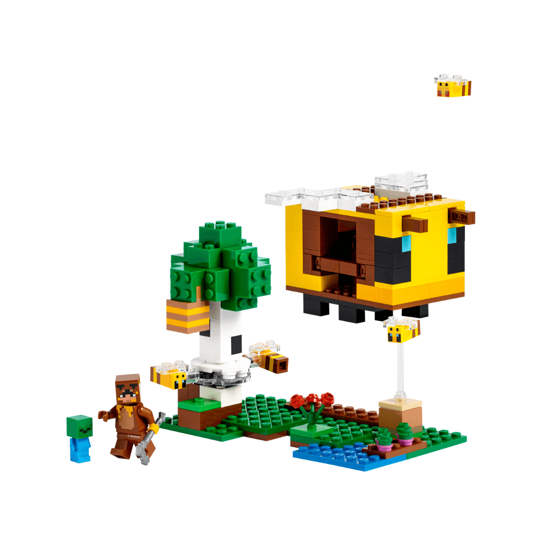 21241 Lego the bee cottage minecraft built bee, tree, grass and characters