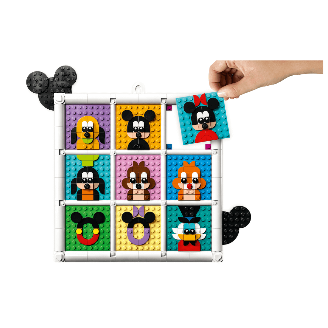 43221 Lego Disney 100 Years Of Disney Animation Icons Built Set. 9 Small Frames In Large Frame. Each Section Picured Has A Portrait Of A Disney Character That Can Be Swapped As You Find Your Favourites