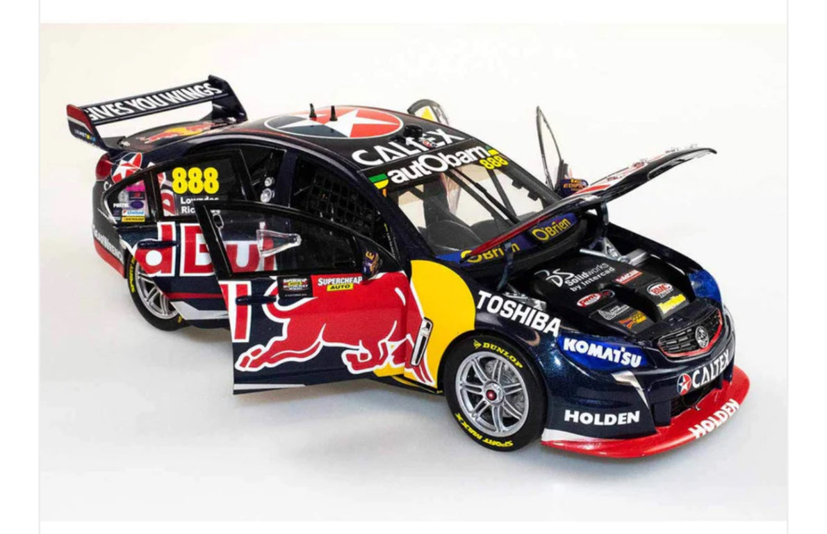 Biante - 1:18 Lowndes Richards 888 Holden VF Commodore Red Bull Racing 2015 Bathurst 1000 Winner Open Front