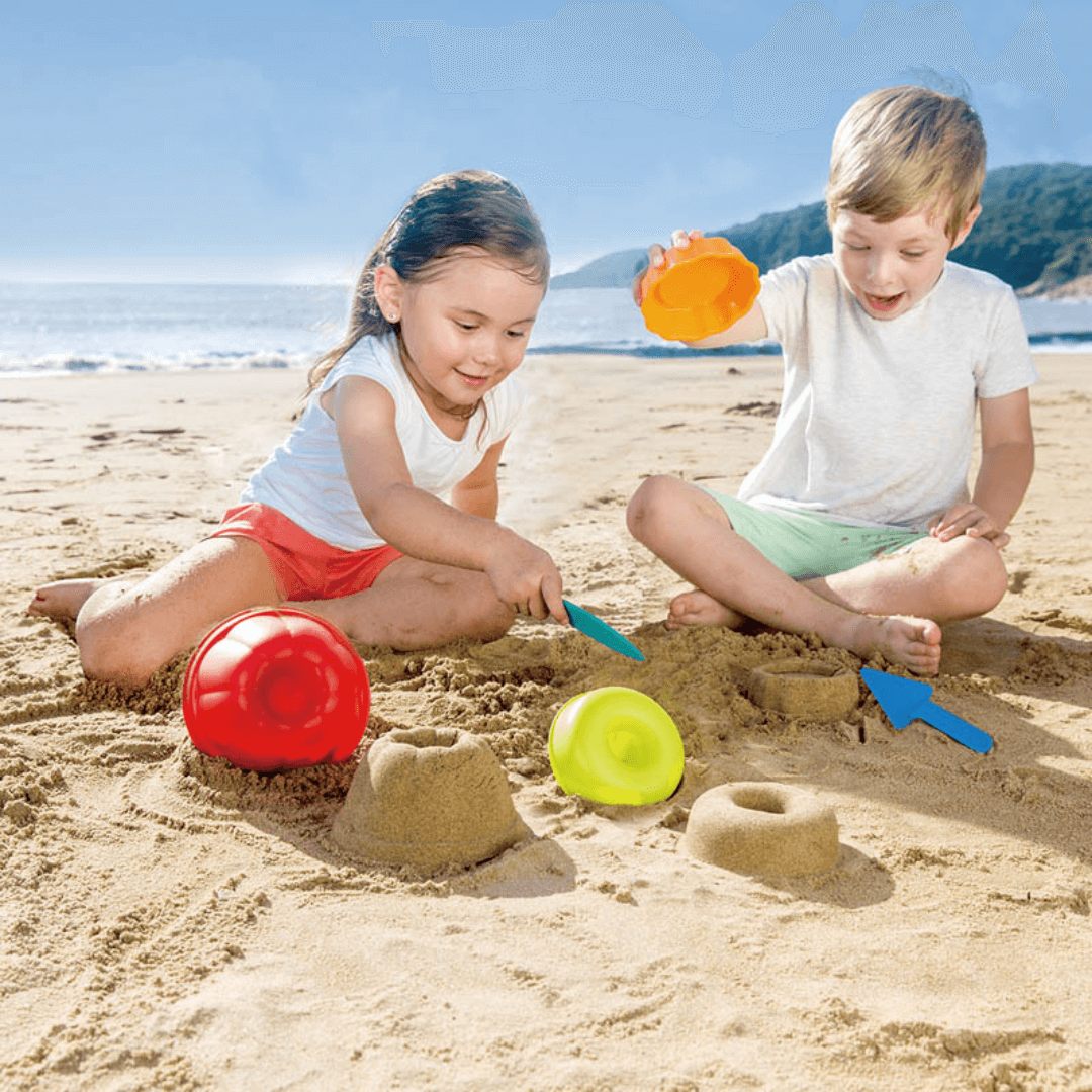 Sand and Water pay toys 3 baking dishes and 2 utensils at toyworld lismore